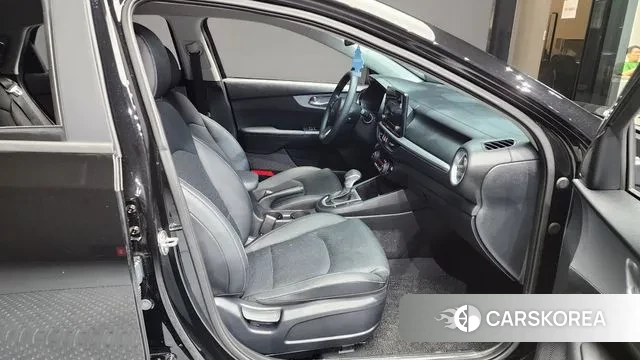 Kia The New K3 2nd generation 2023 Черный из Кореи, фото 2