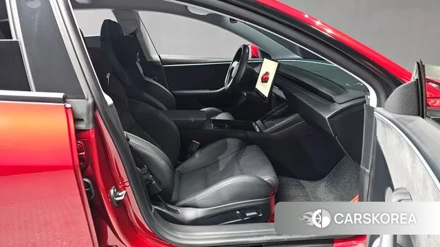 Tesla Model 3 2024 Красный из Кореи, фото 2