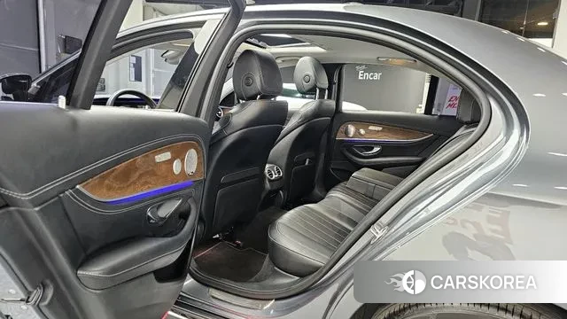 Mercedes-Benz E-Class W213 2018 Серый из Кореи, фото 2