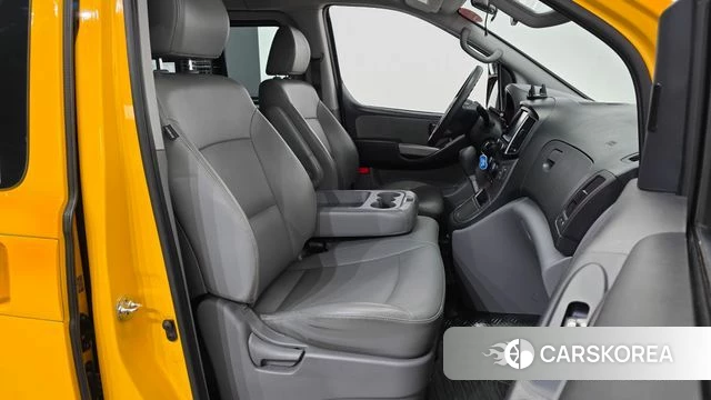 Hyundai The New Grand Starex 2018 Желтый из Кореи, фото 2