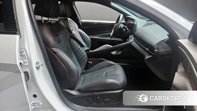 Hyundai The New Avante (CN7) 2024 Белый из Кореи, фото 2