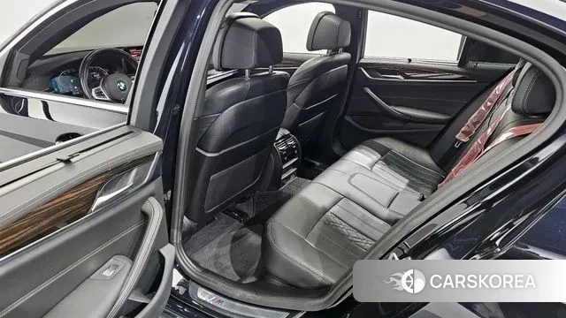 BMW 5 Series (G30) 2022 Черный из Кореи, фото 2