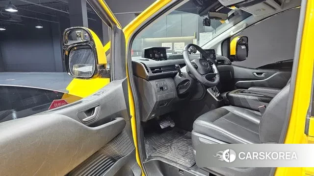 Hyundai Staria 2021 Желтый из Кореи, фото 2