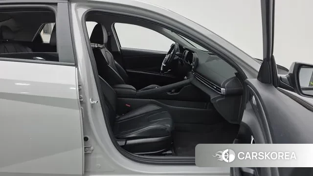 Hyundai Avante (CN7) 2021 Серебристо-серый из Кореи, фото 2