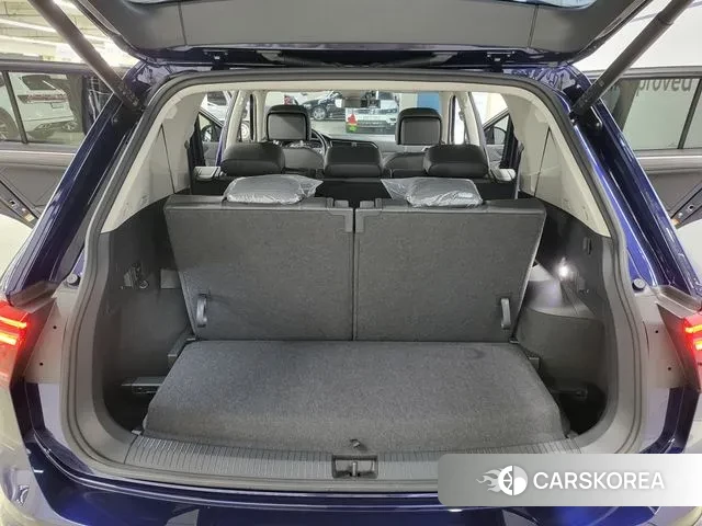 Volkswagen Tiguan Allspace 2024 Синий из Кореи, фото 2
