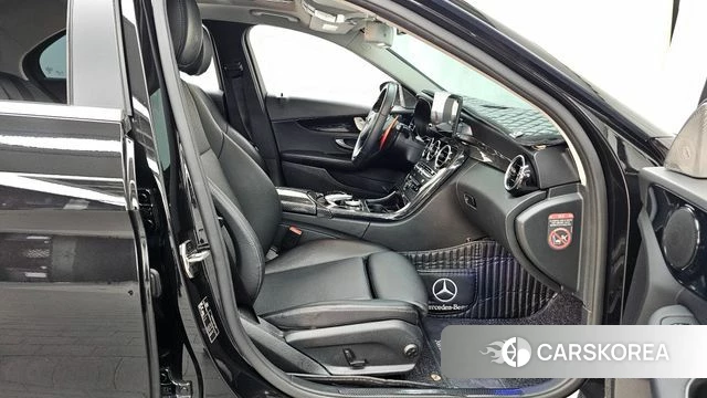 Mercedes-Benz C-Class W205 2018 Черный из Кореи, фото 2