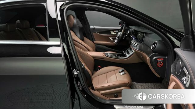 Mercedes-Benz E-Class W213 2023 Черный из Кореи, фото 2