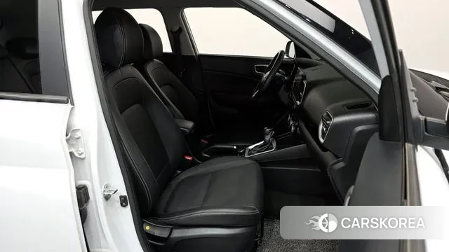 Hyundai Venue 2022 Белый из Кореи, фото 2