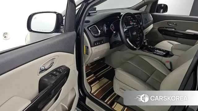 Kia The New Carnival 2019 Черный из Кореи, фото 2