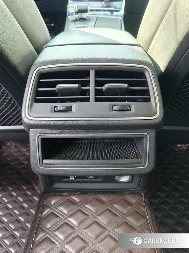 Audi A6L 2023 Черный из Китая, фото 2
