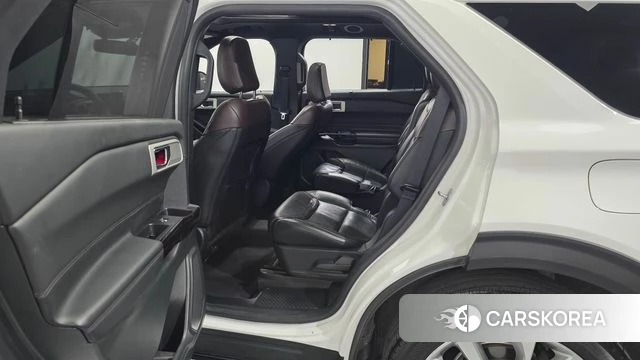 Ford Explorer 6th Generation 2021 Белый из Кореи, фото 2