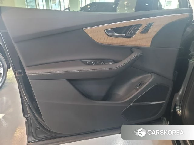 Audi Q7 (4M) 2025 Черный из Кореи, фото 2