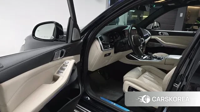 BMW X7 (G07) 2021 Черный из Кореи, фото 2