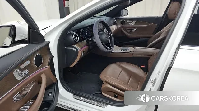 Mercedes-Benz E-Class W213 2021 Белый из Кореи, фото 2