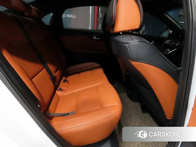 Kia The New K3 2nd generation 2022 Белый из Кореи, фото 2