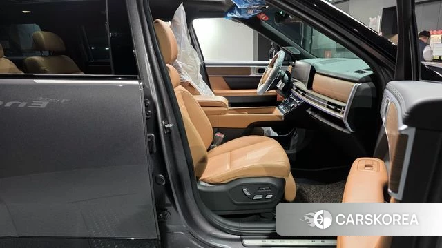 Hyundai Santa Fe (MX5) 2024 Серый из Кореи, фото 2