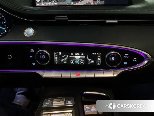 Genesis GV70 2022 Белый из Кореи, фото 2