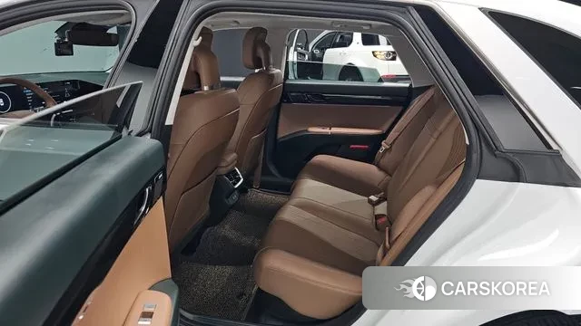 Hyundai Grandeur Hybrid (GN7) 2023 Белый из Кореи, фото 2