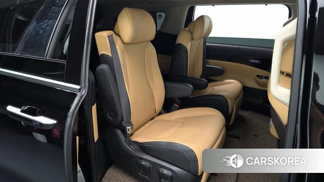 Kia Carnival 4th generation 2023 Черный из Кореи, фото 2
