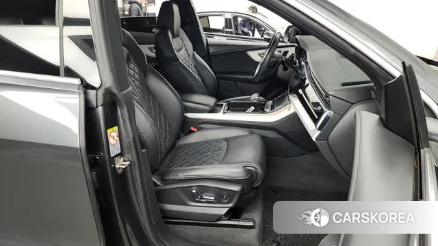 Audi Q8 (4M) 2020 Серый из Кореи, фото 2