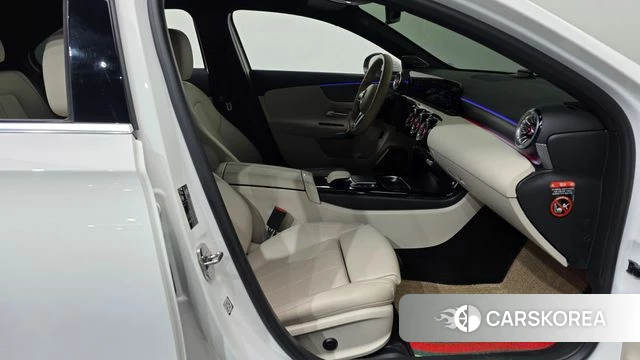 Mercedes-Benz A-Class W177 2022 Белый из Кореи, фото 2