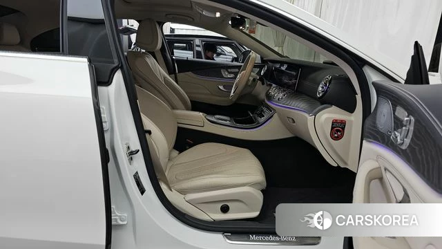 Mercedes-Benz CLS-Class C257 2023 Белый из Кореи, фото 2