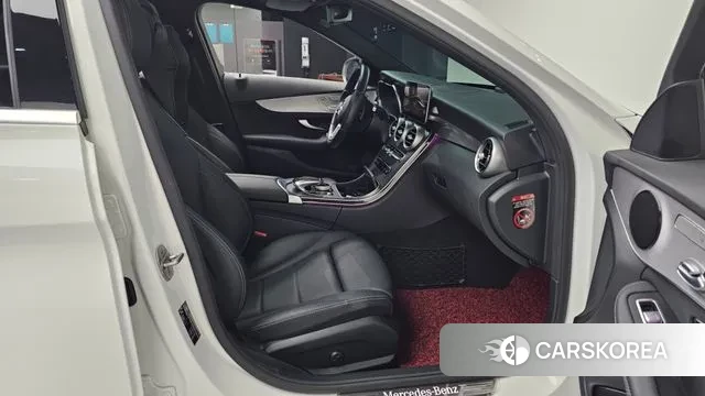 Mercedes-Benz C-Class W205 2021 Белый из Кореи, фото 2