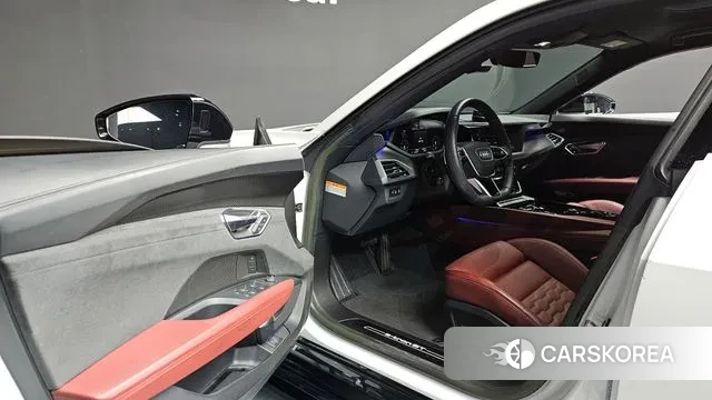 Audi e-Tron GT 2022 Белый из Кореи, фото 2