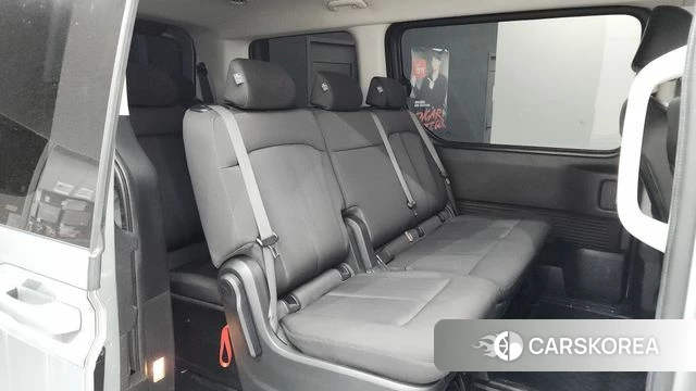 Hyundai Staria 2022 Серебряный из Кореи, фото 2