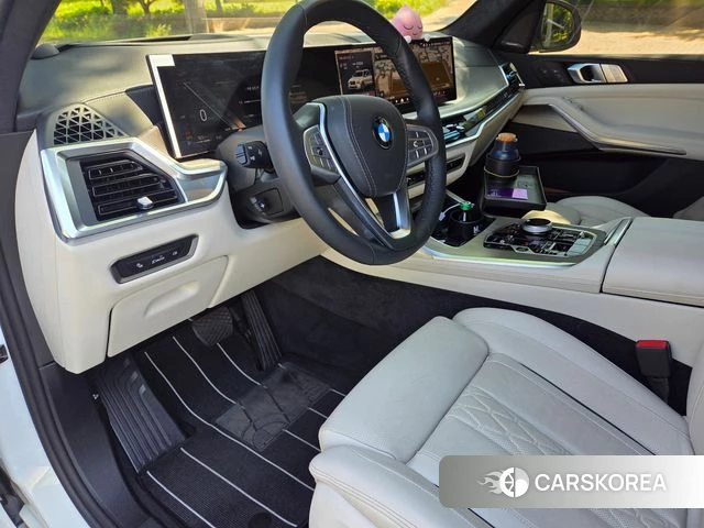 BMW X7 (G07) 2025 Белый из Кореи, фото 2