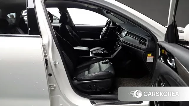 Kia K7 Premier Hybrid 2021 Белый из Кореи, фото 2