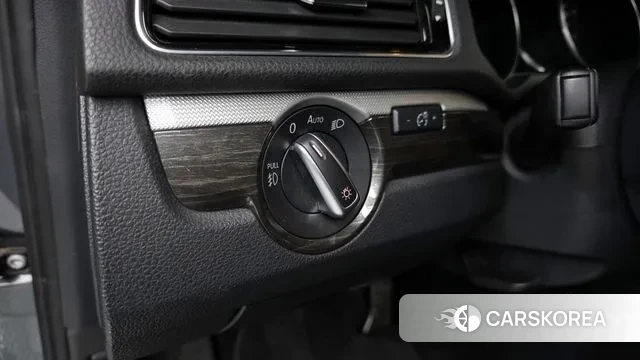 Volkswagen The New Passat 2018 Серебристо-серый из Кореи, фото 2