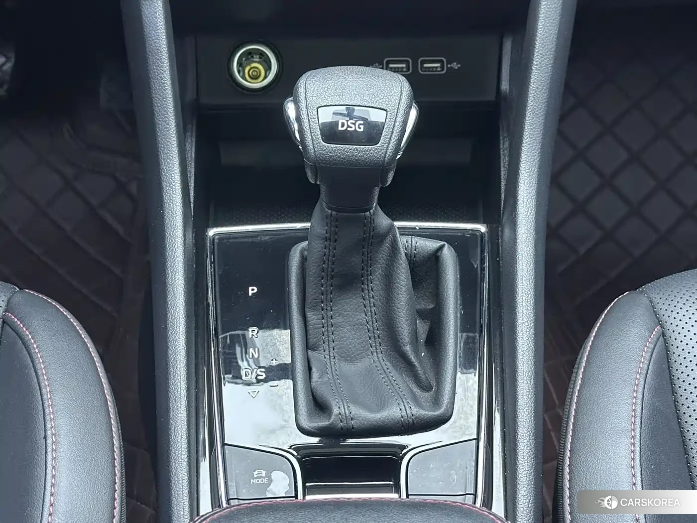 Skoda Krok 2022 Белый из Китая, фото 2