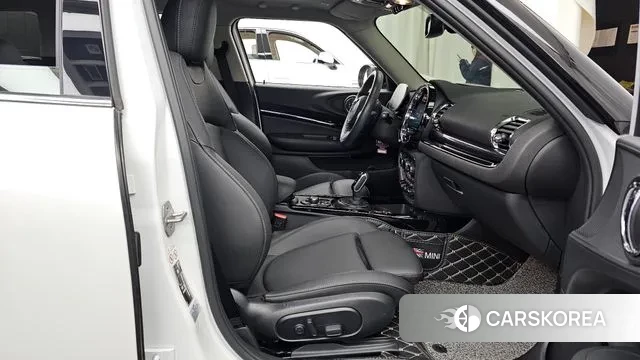 Mini Cooper Clubman 2023 Белый из Кореи, фото 2