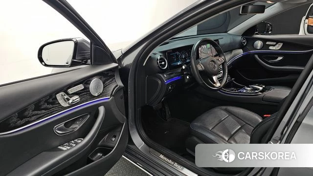 Mercedes-Benz E-Class W213 2018 Серый из Кореи, фото 2