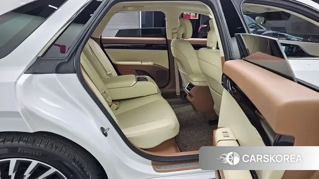 Hyundai Grandeur Hybrid (GN7) 2023 Белый из Кореи, фото 2