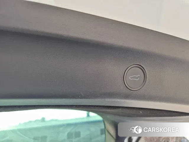 Tesla Model Y 2024 Белый из Кореи, фото 2