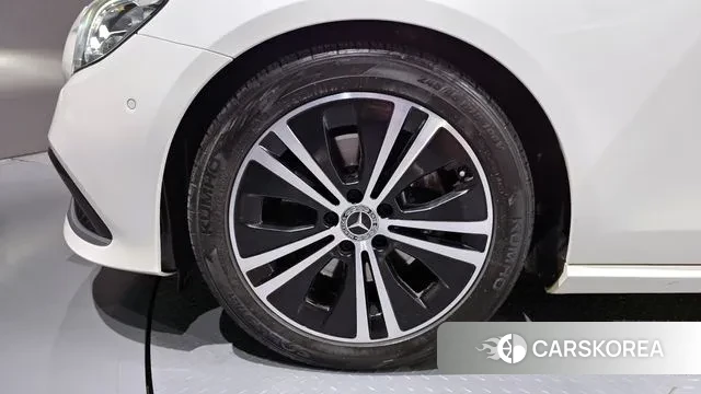 Mercedes-Benz E-Class W213 2020 Белый из Кореи, фото 2