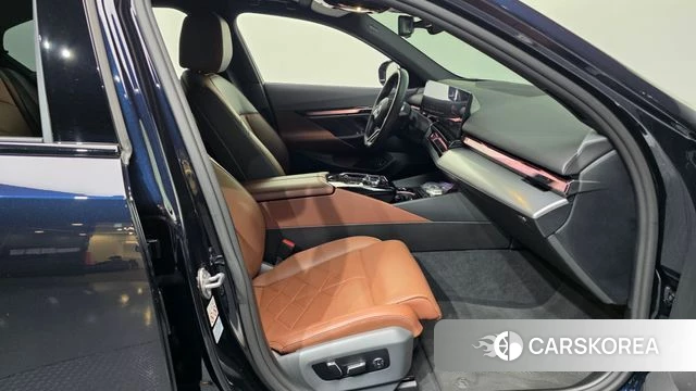 BMW i5 (G60) 2024 Черный из Кореи, фото 2