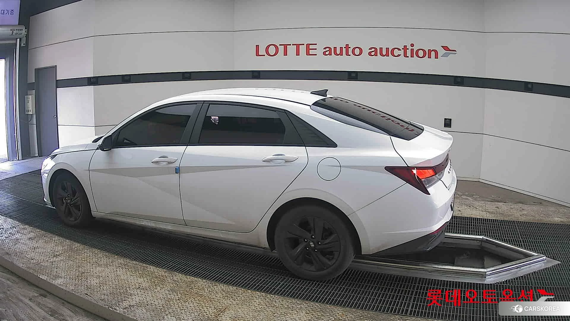 Hyundai Avante Hybrid 2022 Polar White из Кореи, фото 2