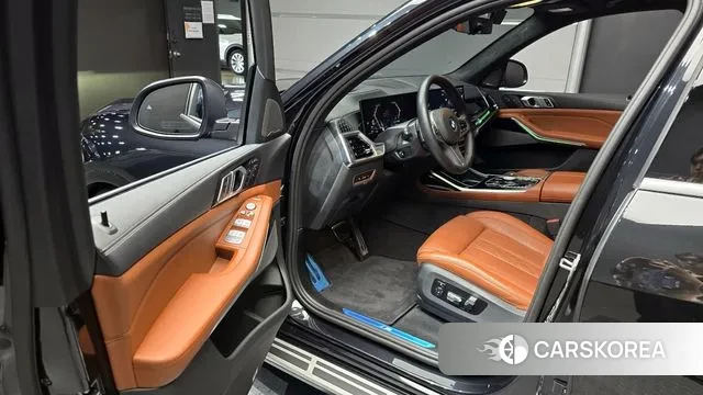 BMW X7 (G07) 2024 Черный из Кореи, фото 2