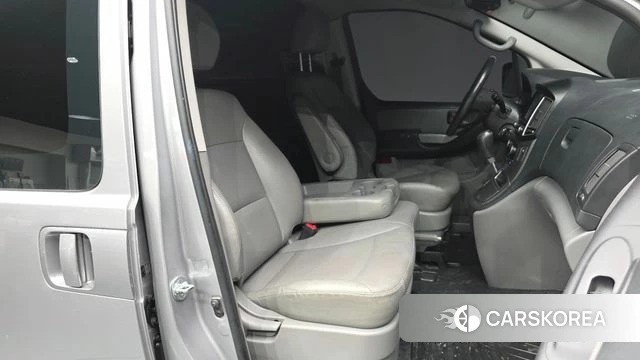 Hyundai The New Grand Starex 2021 Серебряный из Кореи, фото 2
