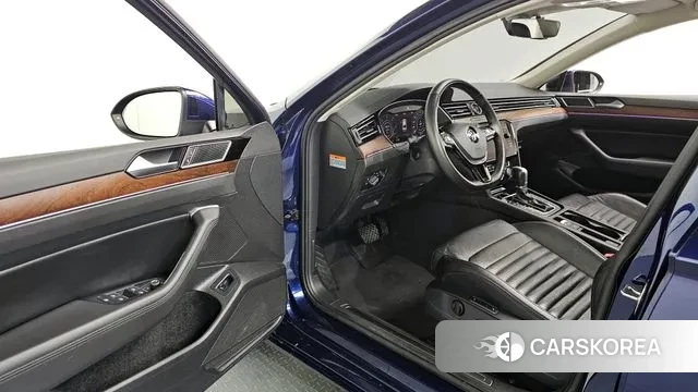 Volkswagen Passat GT (B8) 2018 Синий из Кореи, фото 2