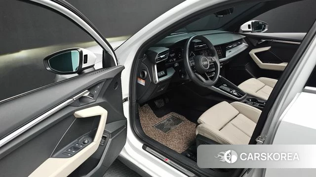 Audi A3 (8Y) 2023 Белый из Кореи, фото 2