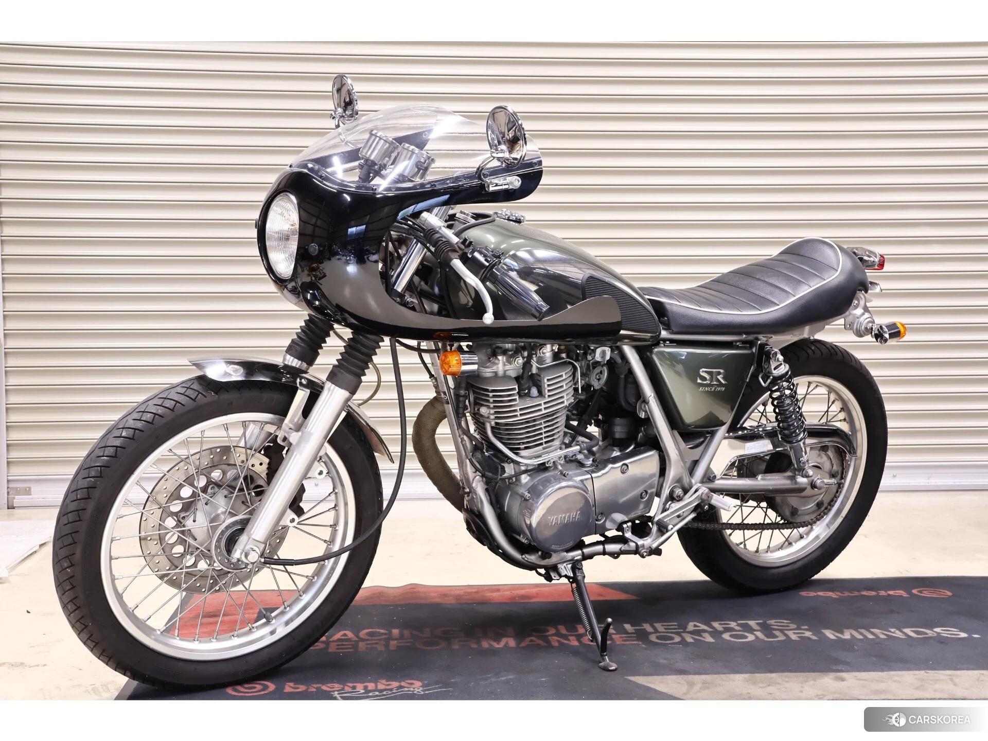 Проданный Yamaha SR 400 2014 из Японии