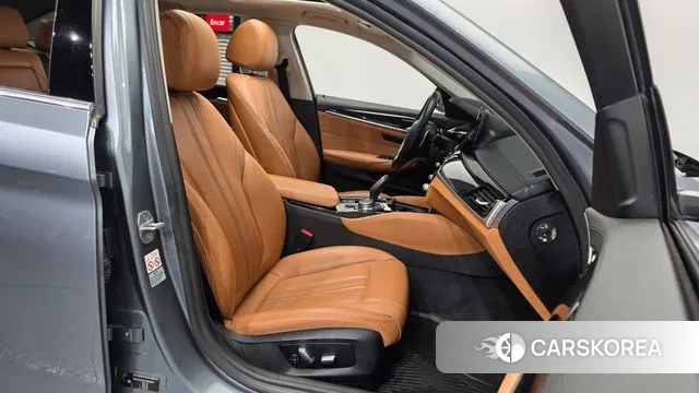 BMW 5 Series (G30) 2018 Серый из Кореи, фото 2
