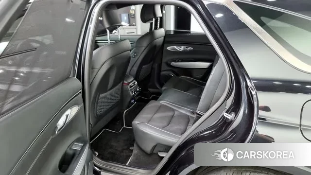 Genesis GV70 2023 Черный из Кореи, фото 2