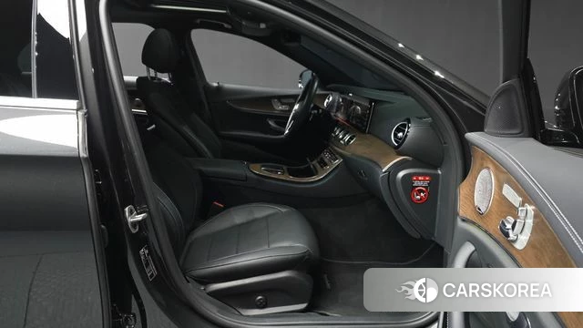 Mercedes-Benz E-Class W213 2021 Серый из Кореи, фото 2