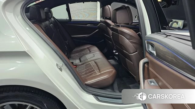 BMW 5 Series (G30) 2018 Белый из Кореи, фото 2