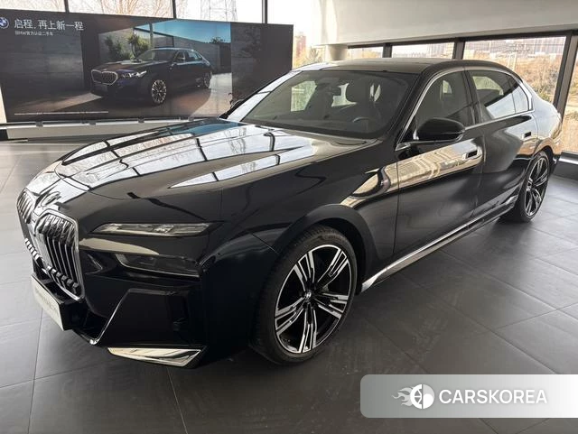 BMW 7 series 2024 Черный из Китая, фото 2